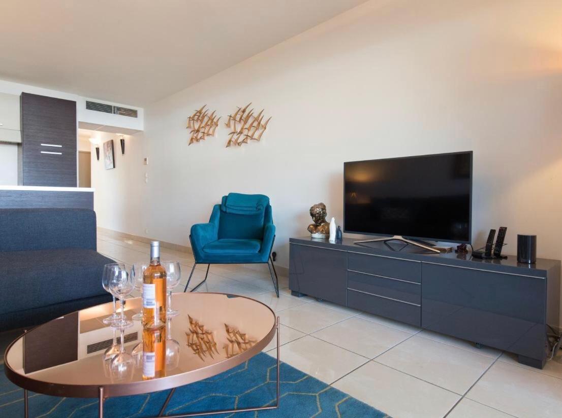 Luxury 3 Piece Garden Apartment In Cannes Marina Mandelieu-La Napoule Exterior photo