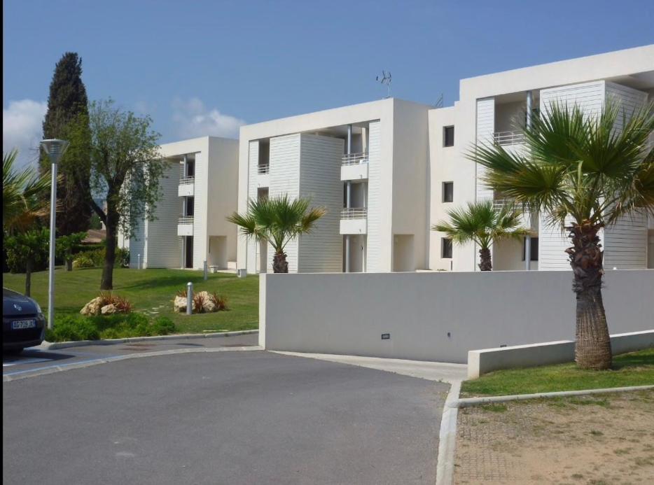Luxury 3 Piece Garden Apartment In Cannes Marina Mandelieu-La Napoule Exterior photo